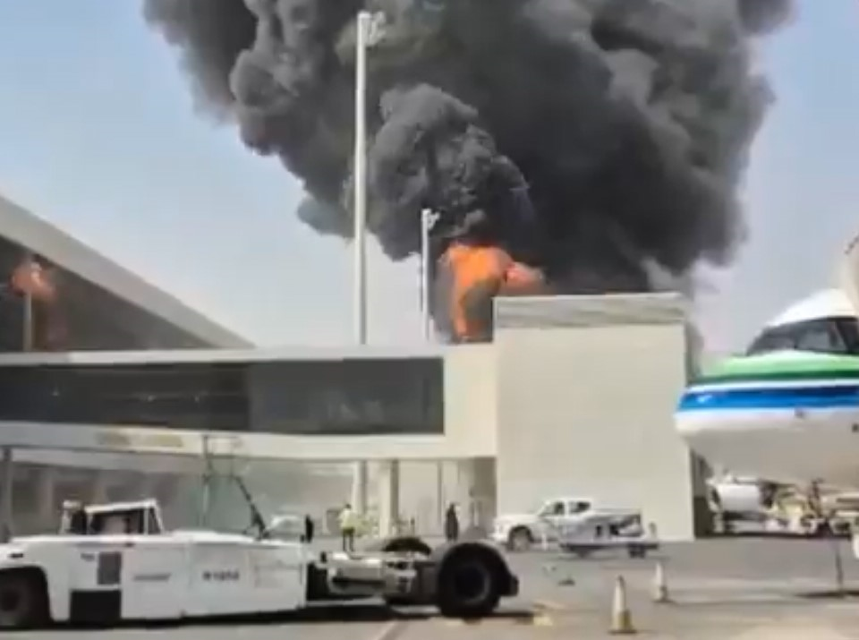 Houthi cảnh báo du khách tránh xa các sân bay của Saudi Arabia